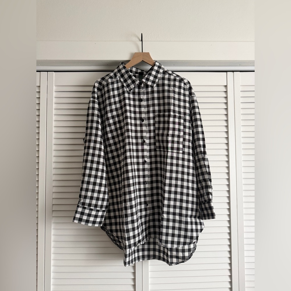 Women’s Oversized Gingham Button Down shirt NWT